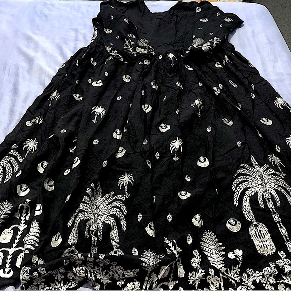 Kohinoor Pakistani Dress Silver Thread Embroidery Pearl Button Black/White Print - Picture 6 of 7